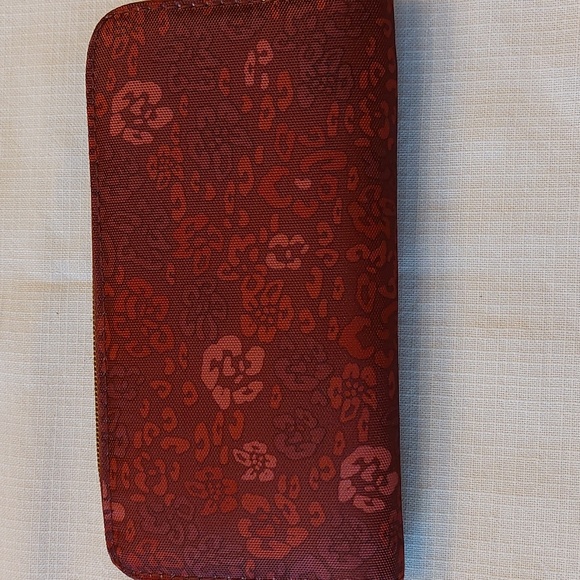 Travelon RFID Blocking Wallet Wristlet Burgundy NEW - Picture 3 of 14